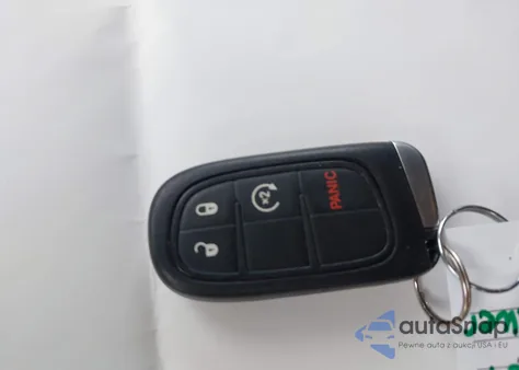 2021 Jeep Cherokee Latitude Plus 4X4 z USA, uszkodzony, nr VIN 1C4PJMLB5MD104255